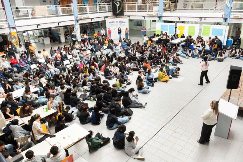 Charla sobre responsabilidad legal en la adolescencia 