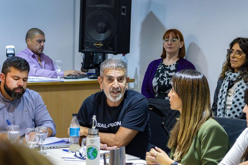 Gobierno impulsa financiamiento educativo y de salud 