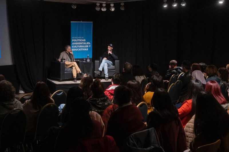 Se realizó la entrevista abierta a Luciano Cáceres en Ushuaia