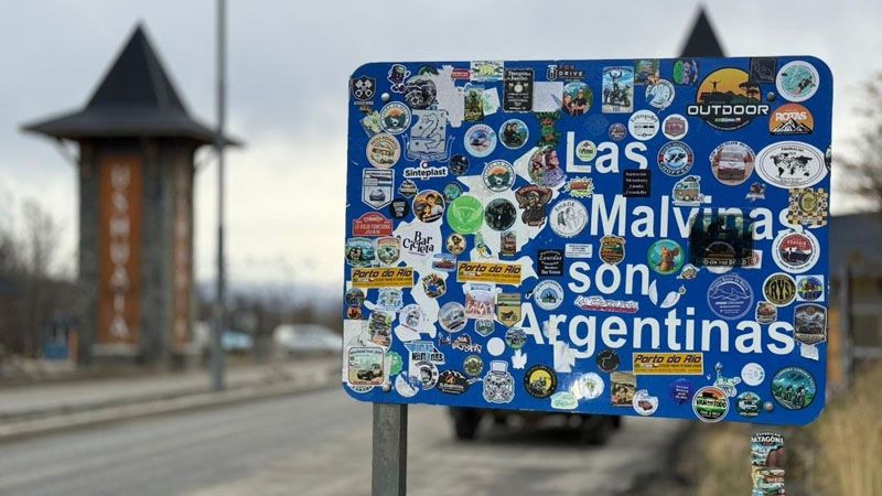 Patrimonio adhesivo: la épica de pegar por pegar