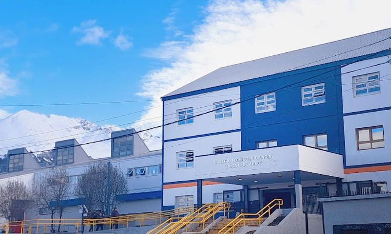 Ya rige el convenio de conectividad satelital para 150 escuelas 