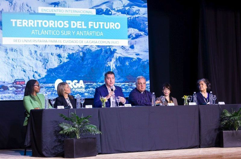 Martín Perez presentó  el libro “Territorios del Futuro: Atlántico Sur y Antártida” 