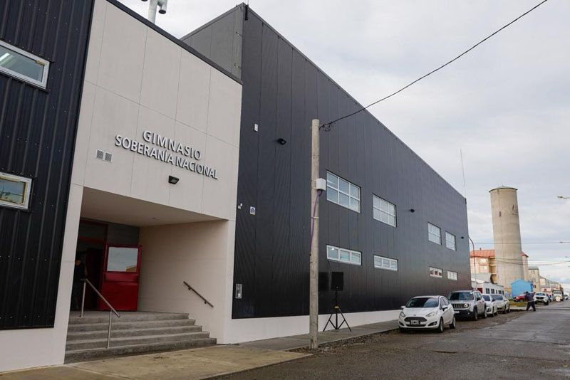 Se inauguró el gimnasio del Soberanía Nacional