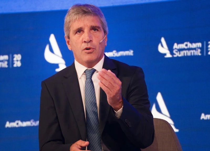 Caputo respaldó a Adorni y defendió la postura de Milei