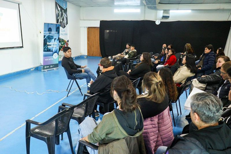 El Municipio realizó una jornada de prevención del suicidio destinada a trabajadores municipales