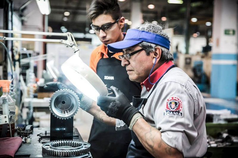 Cuatro de cada diez empresas bajaron en producción y ventas