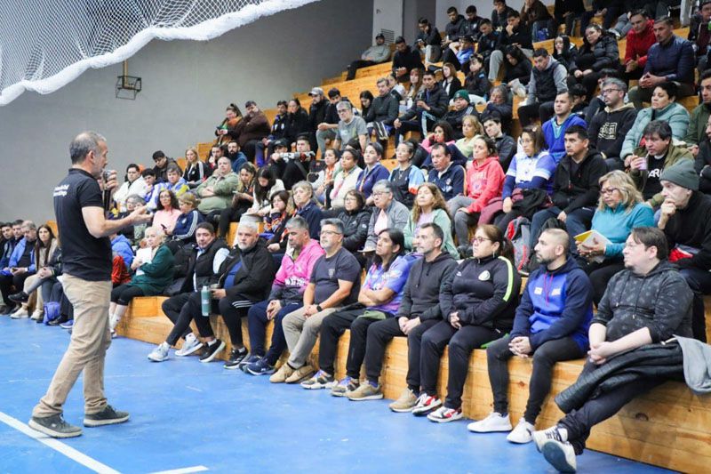 Capacitación en RCP y uso de desfibriladores 