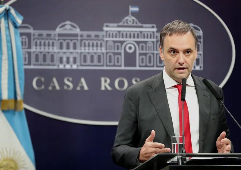 La oposición presiona en el Congreso para voltear a Adorni 