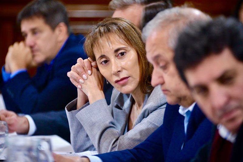 López: “Adorni no puede seguir en el cargo”
