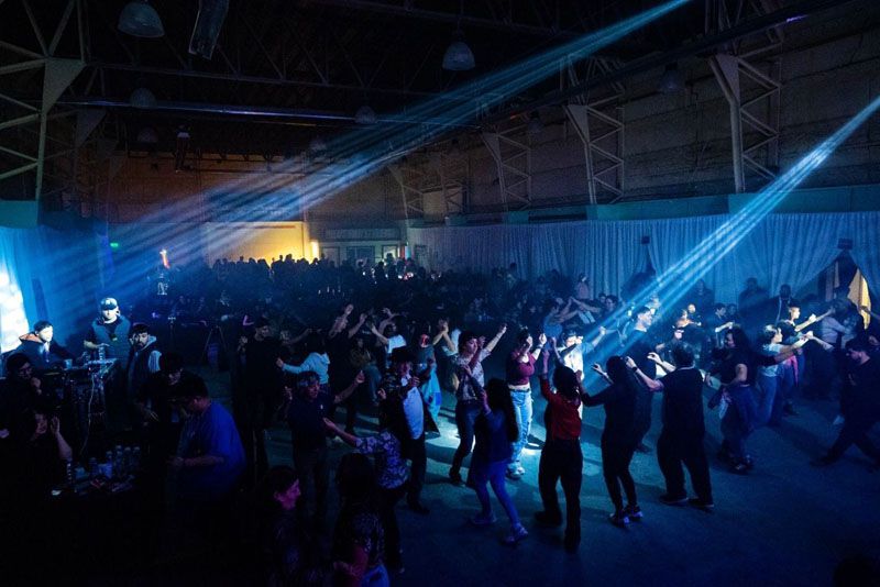 La fiesta tuvo su despedida con una gran peña popular