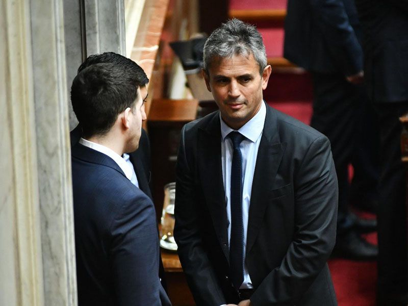 Se cayó la sesión de la oposición por Adorni