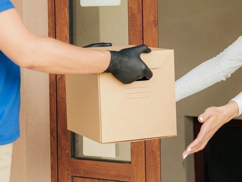 Las compras al exterior por courier cayeron en julio