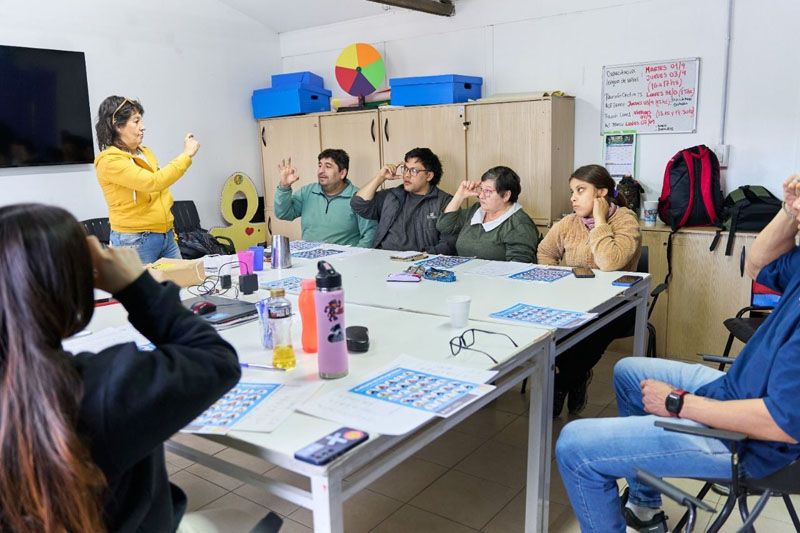 Capacitan al personal del Centro Preventivo Local de Adicciones