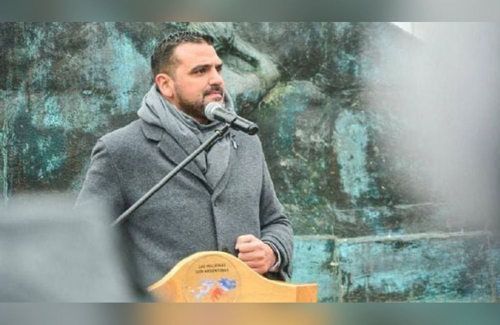 Vuoto respalda la Base Naval Integrada pero advierte contradicciones 