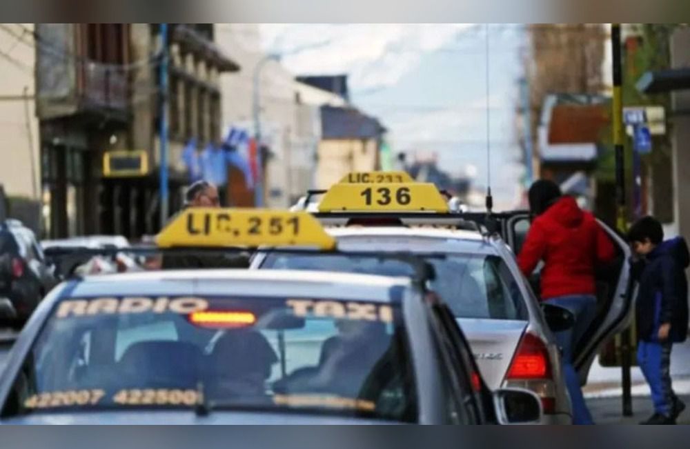 Taxis buscan tres años más de vida útil