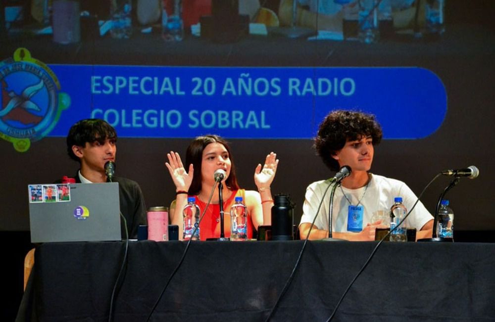 La radio del Colegio Sobral celebró 20 años en el aire