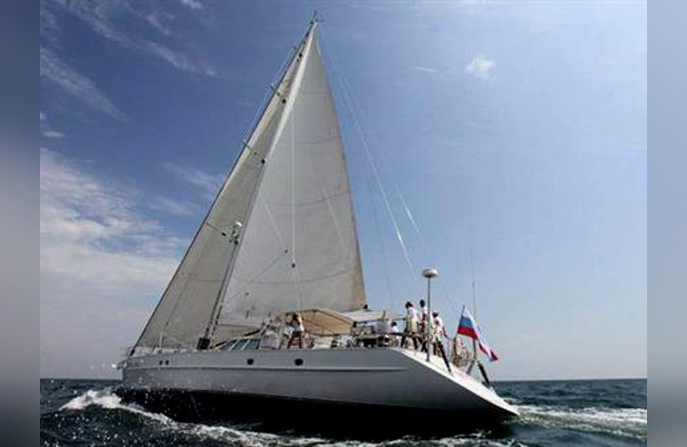 Velero ucraniano alcanza los 77° y marca un récord mundial