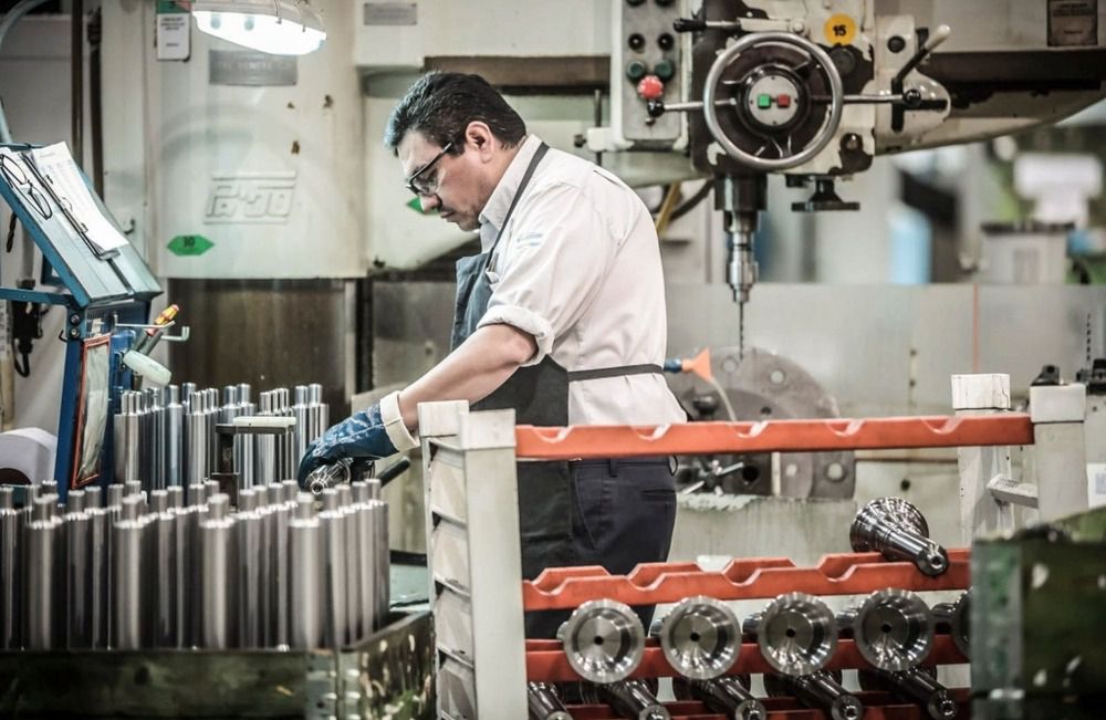 La actividad industrial cayó en agosto