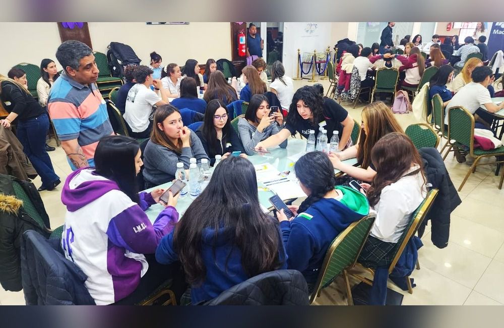 100 estudiantes completaron el Desafío Productivo y Financiero