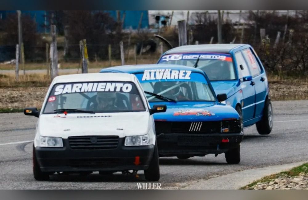 Los motores rugieron en el “Carlos Romero”