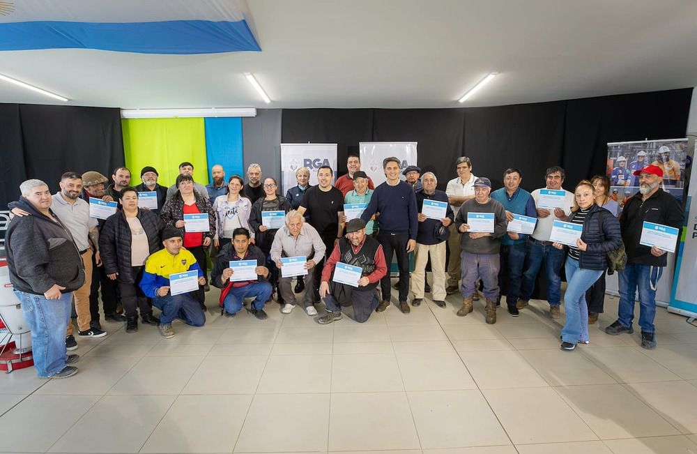 El Municipio entregó equipamiento a productores porcinos