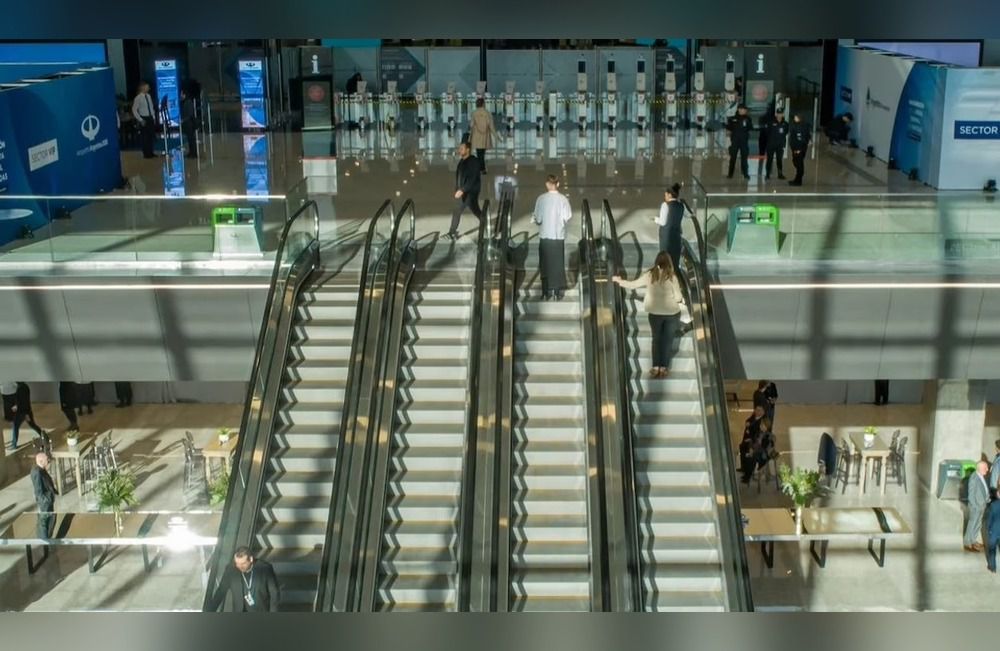 Ingresaron más turistas, pero hubo más salidas al exterior